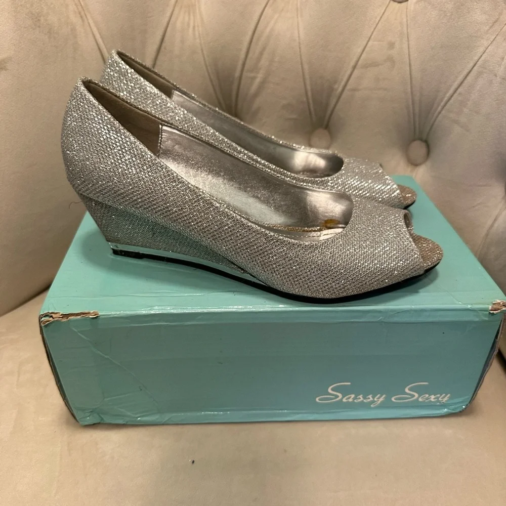 Sassy sexy silver peep